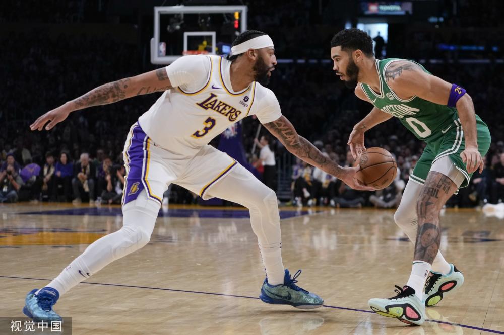 的領導下 的領導下